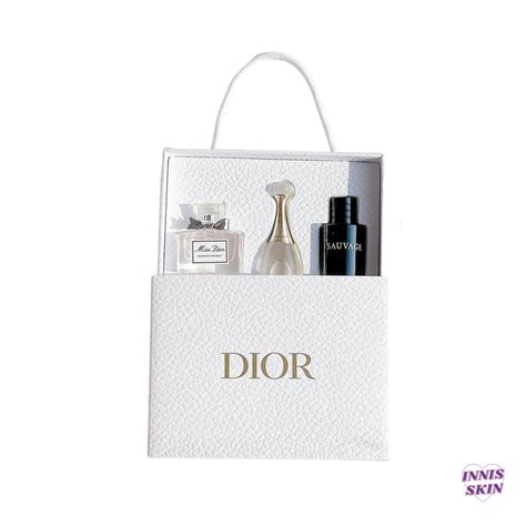 【名品攻略】名牌包包假袋氾濫 Dior 3大人氣款式真假 .